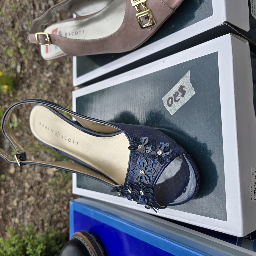 Karen Scott Blue Heels Elegant Design